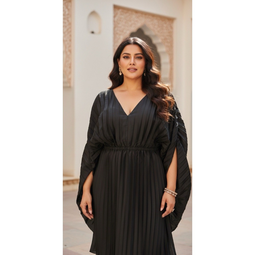 City Chic  Maxi Henley Dress  Size 24 plus  Black Pleated  V Neck Midi Dress
